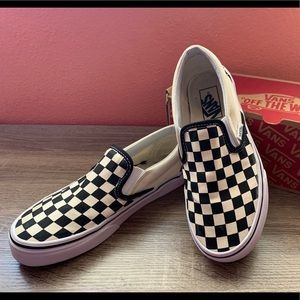 Black and Cream Checkered VANS 🖤🤍